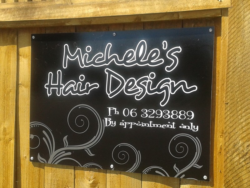 Micheles Hair Design Logo